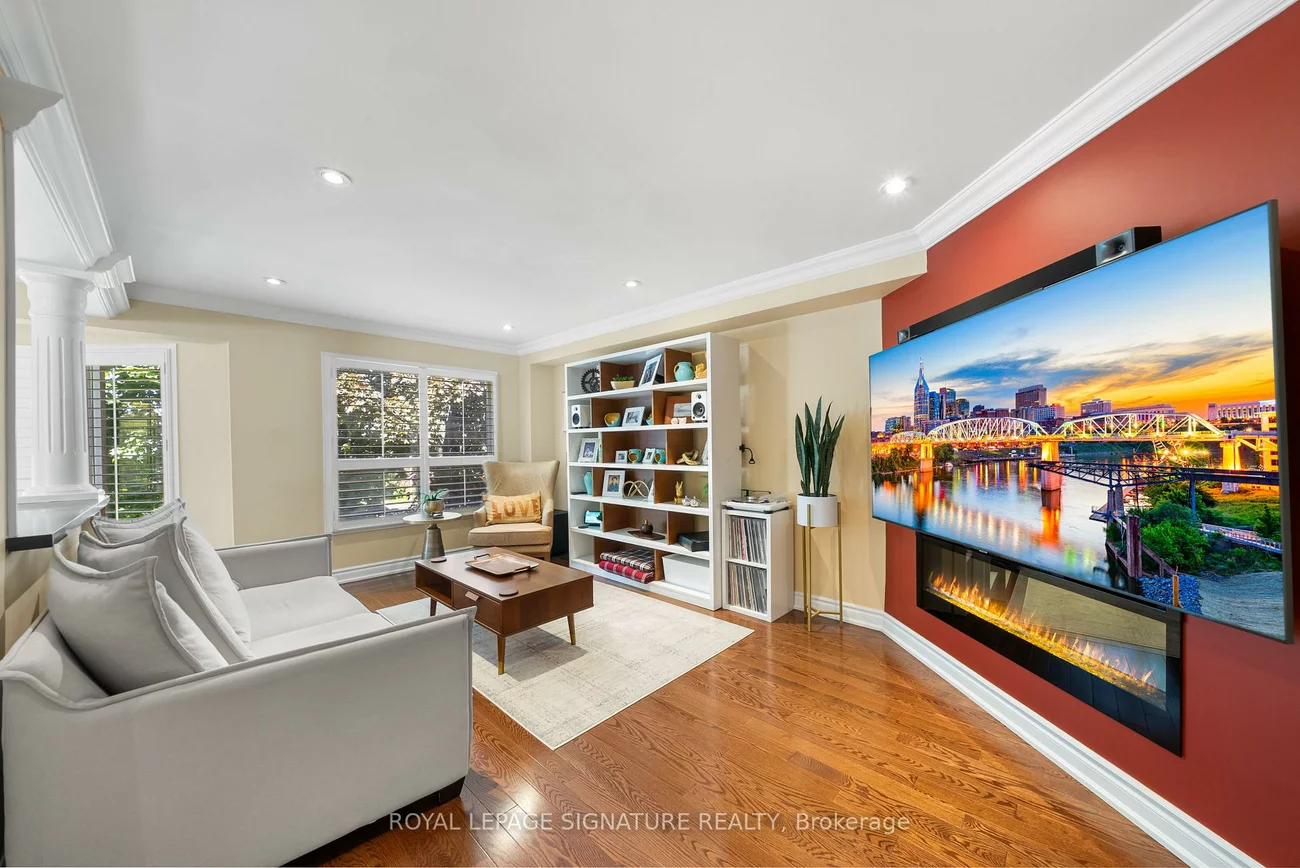 16, Queensgate, Unionville, Markham