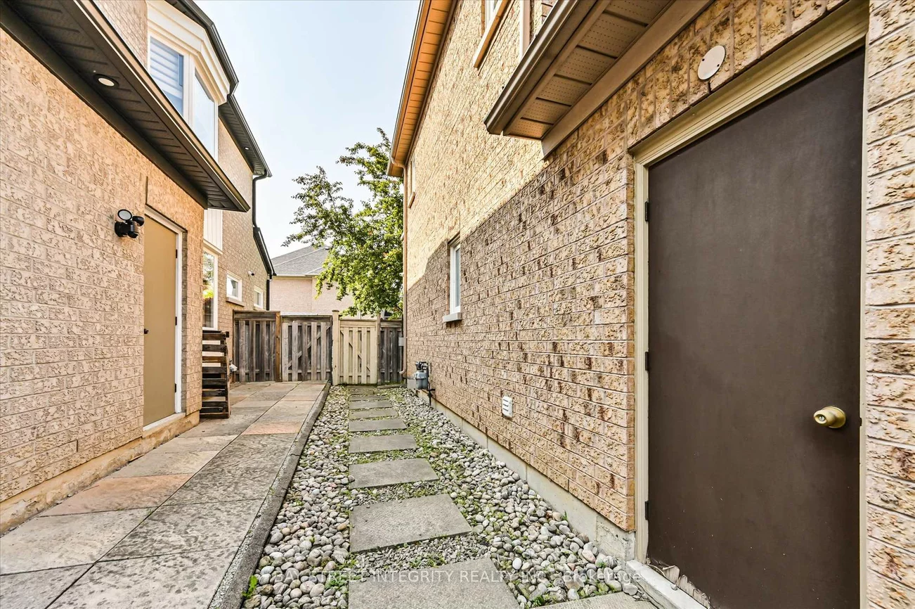 70, Macrill, Cachet, Markham