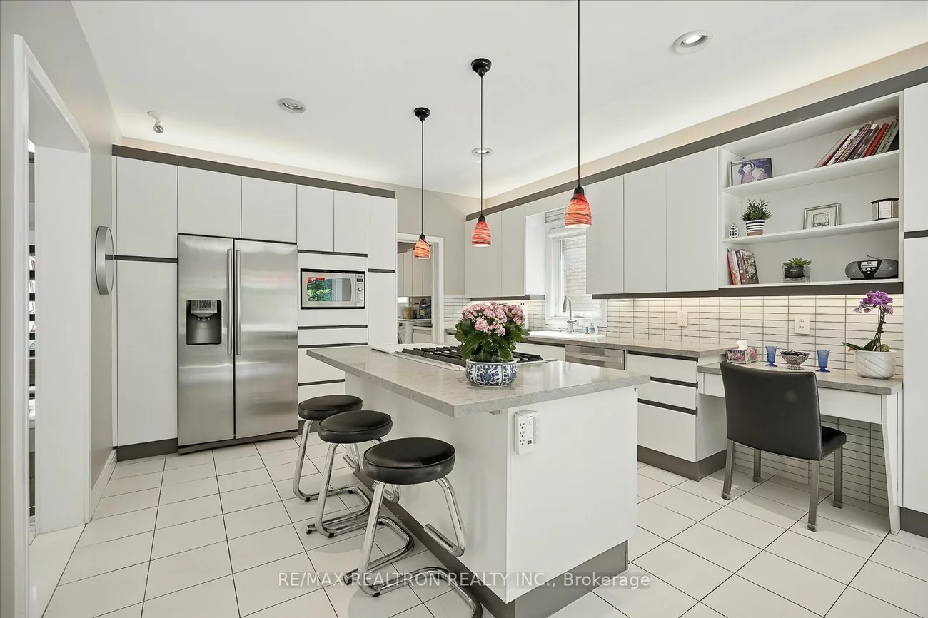 34, Prince Edward, Thornlea, Markham