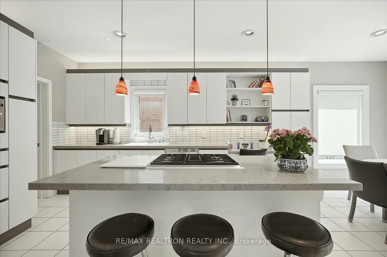 34, Prince Edward, Thornlea, Markham