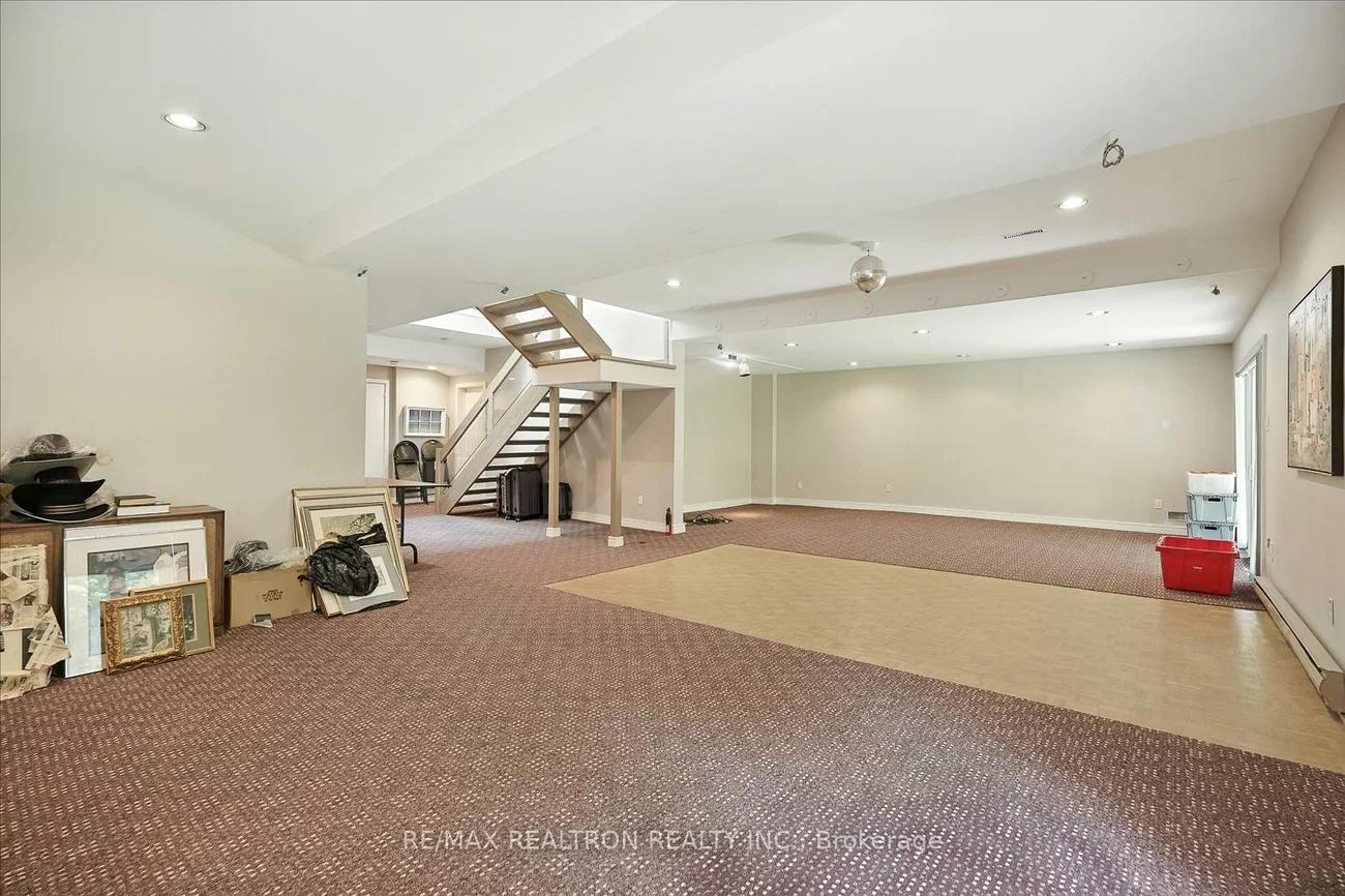 34, Prince Edward, Thornlea, Markham