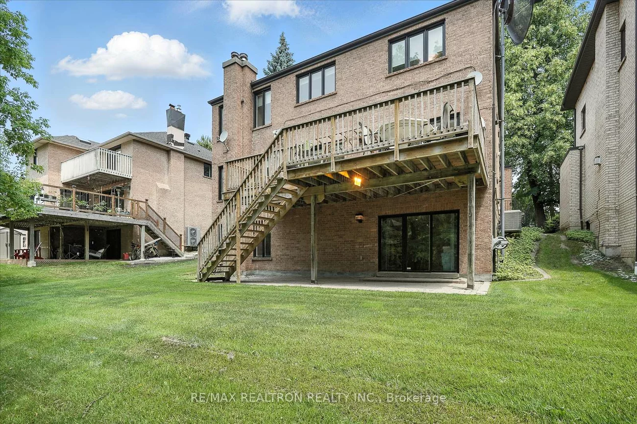 34, Prince Edward, Thornlea, Markham