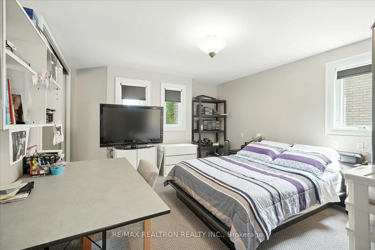 34, Prince Edward, Thornlea, Markham
