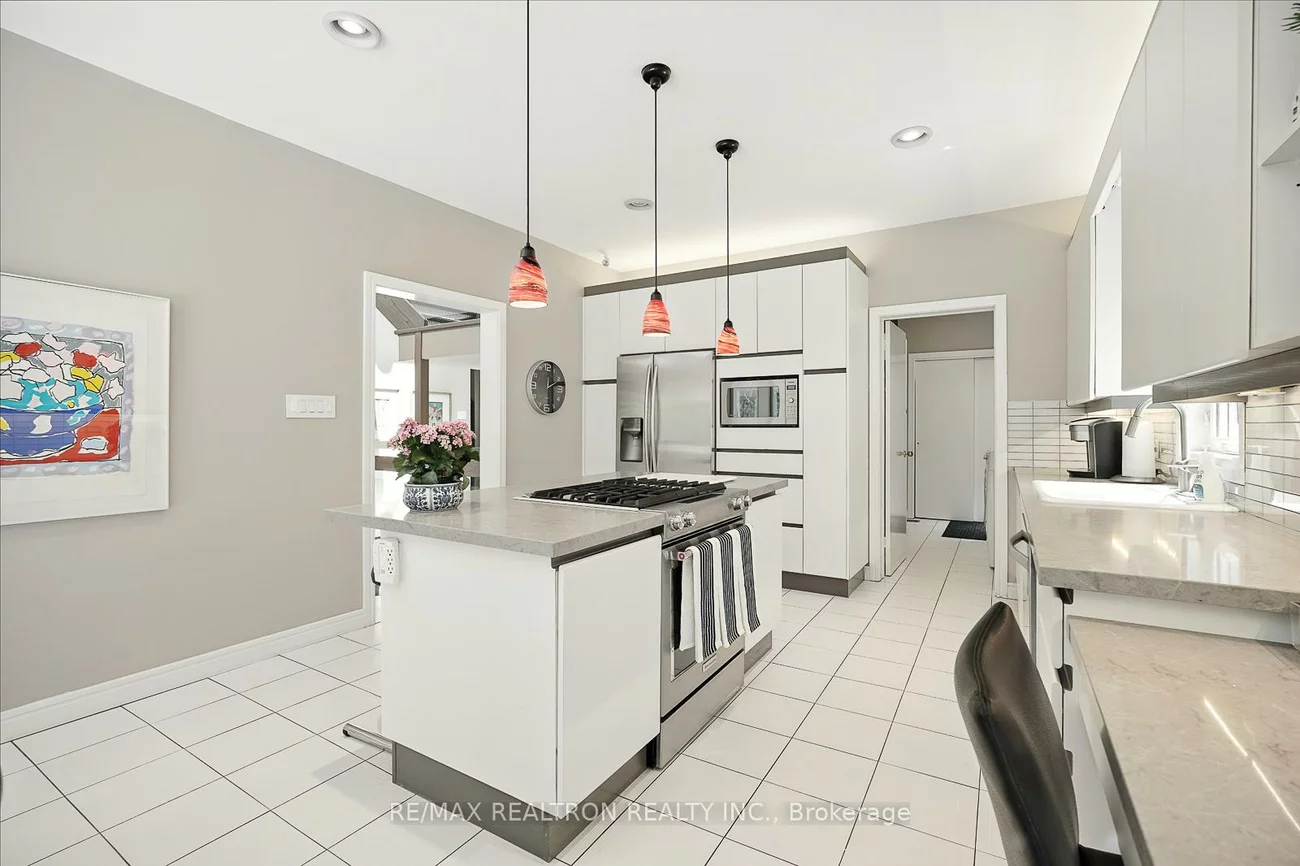 34, Prince Edward, Thornlea, Markham