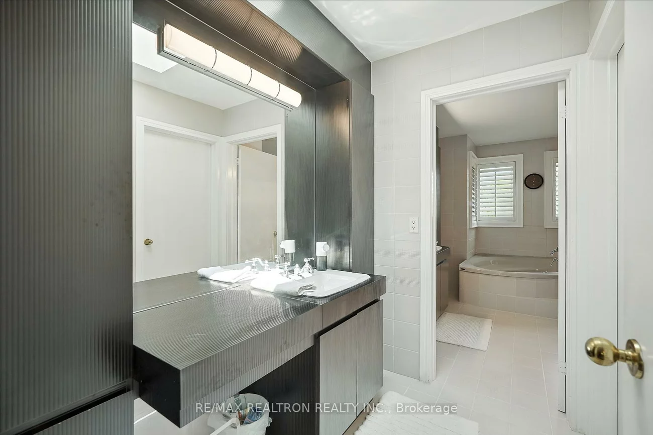 34, Prince Edward, Thornlea, Markham
