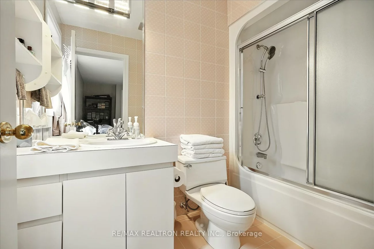 34, Prince Edward, Thornlea, Markham