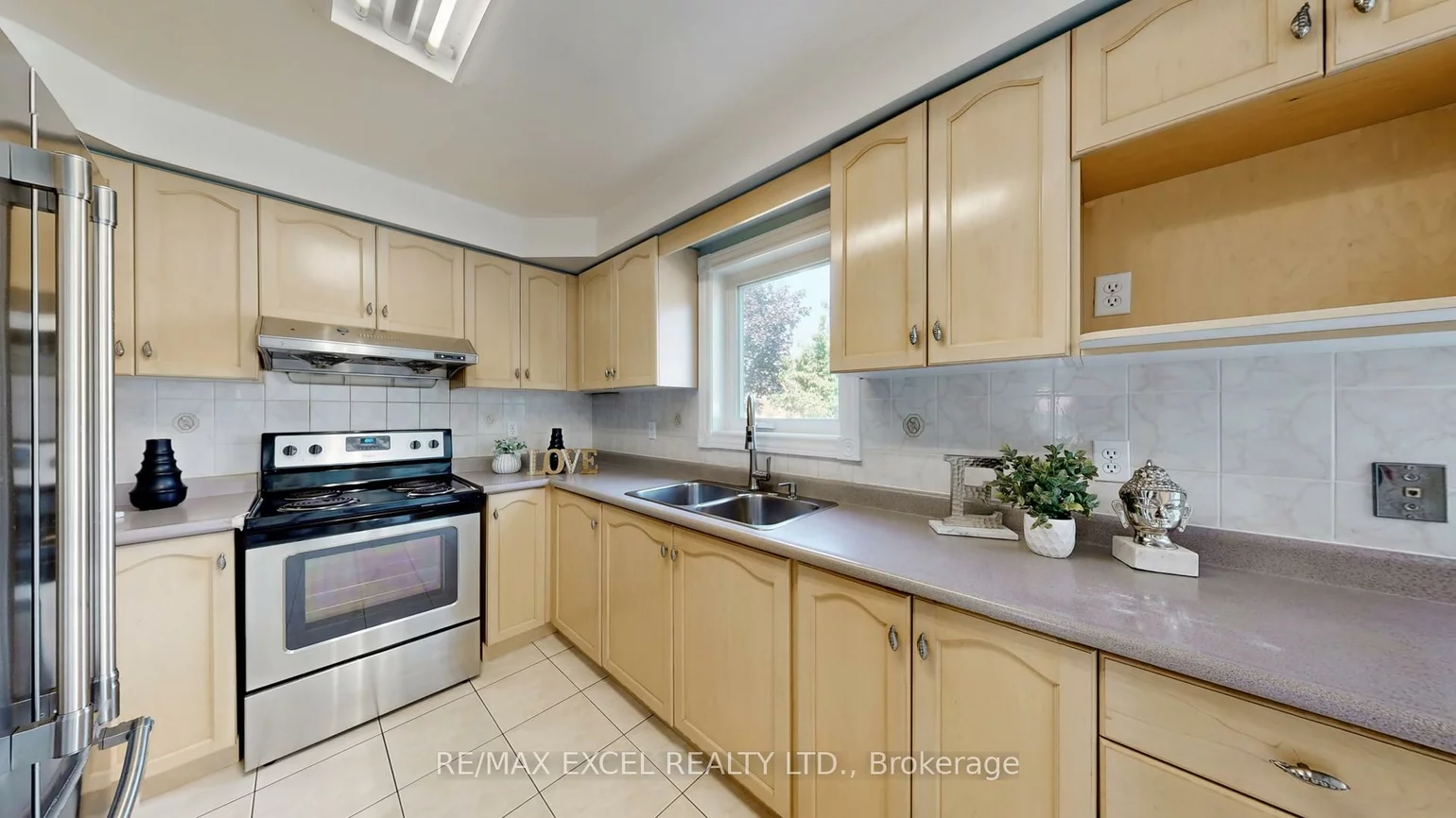 8, Macklin, Middlefield, Markham