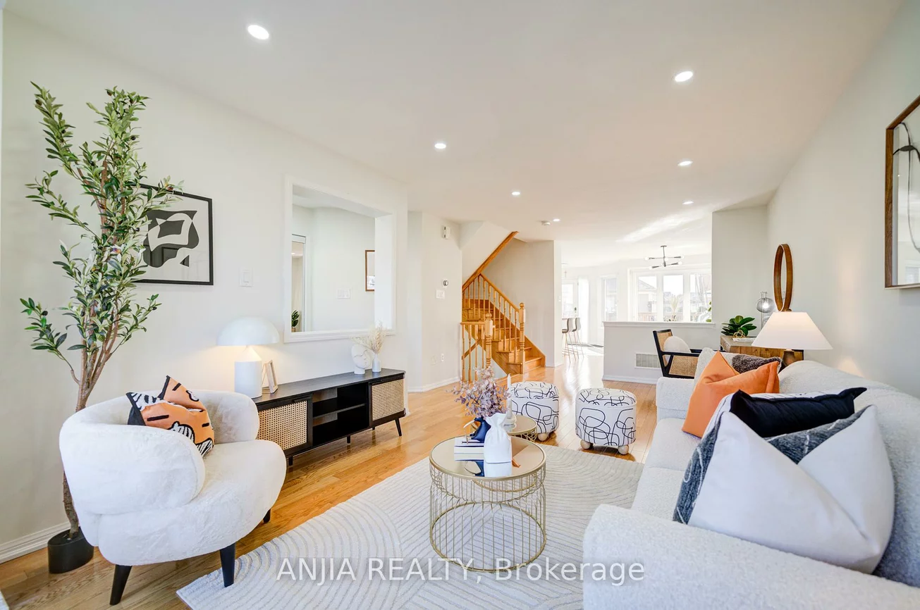 42, Gas Lamp, Cornell, Markham