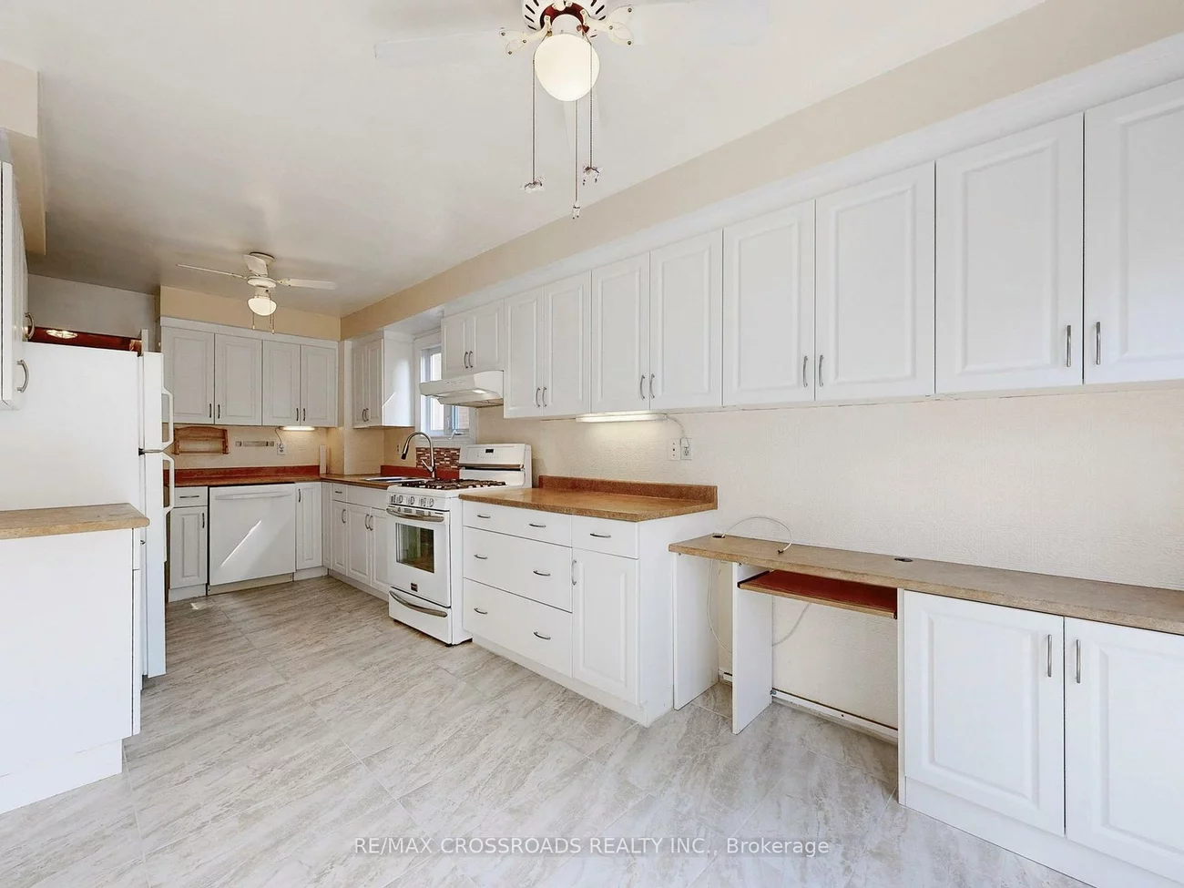 61, Hamilton Hall, Markham Village, Markham
