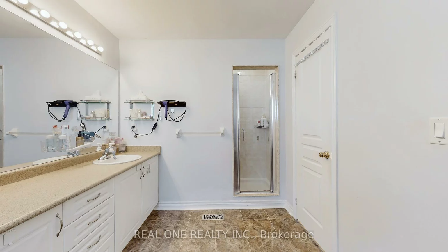 10, Willow Landing, Greensborough, Markham