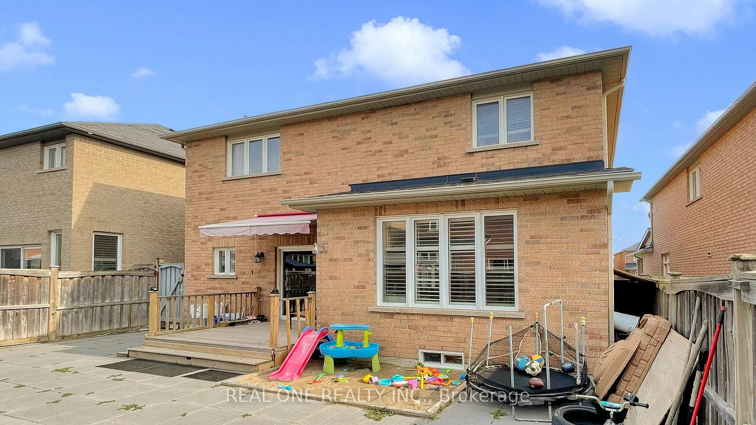 10, Willow Landing, Greensborough, Markham