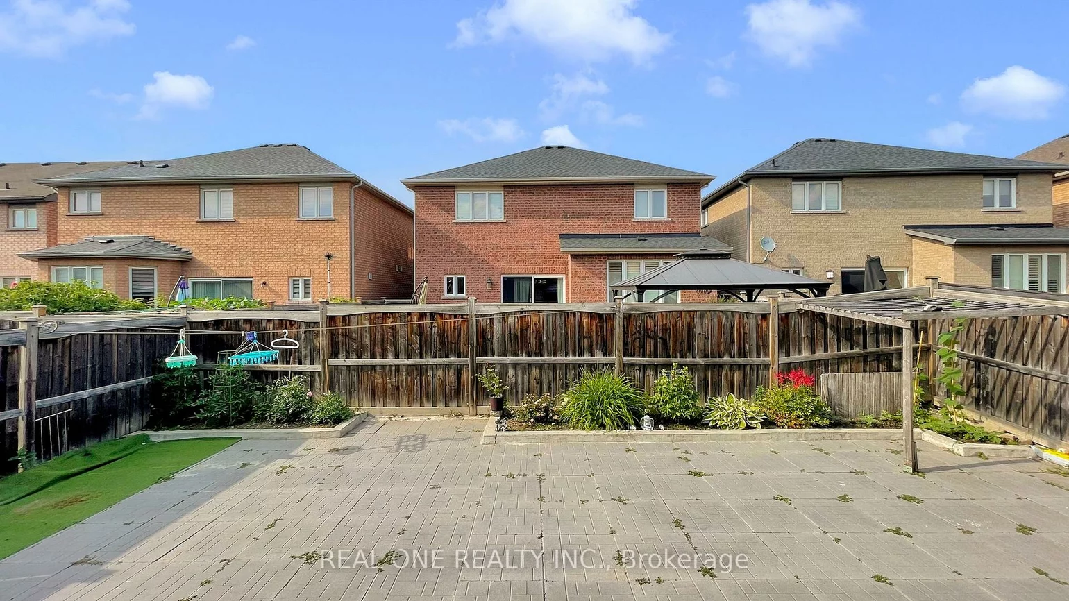 10, Willow Landing, Greensborough, Markham