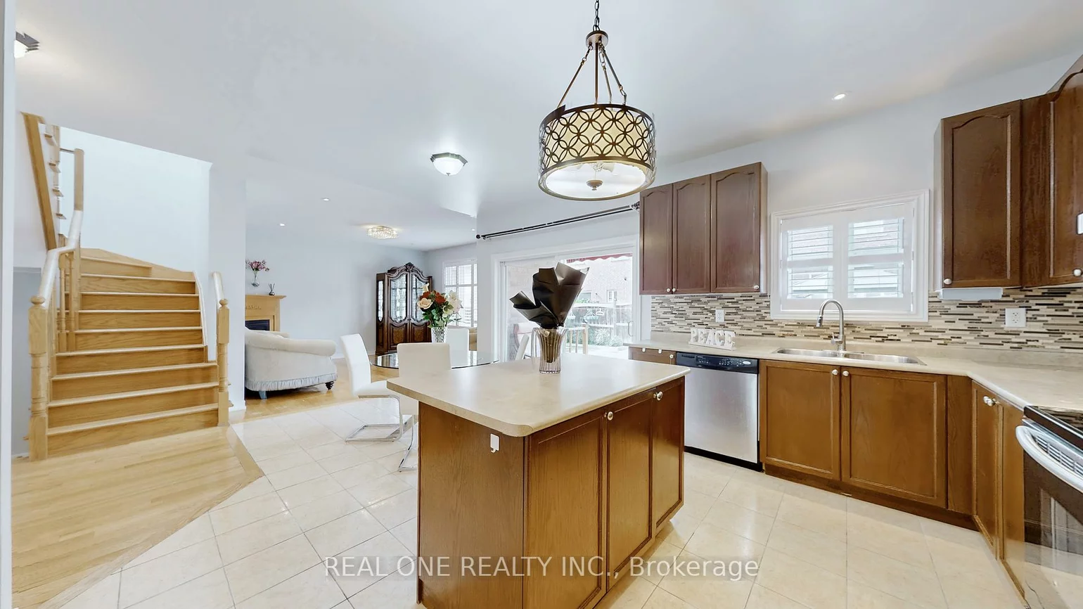 10, Willow Landing, Greensborough, Markham