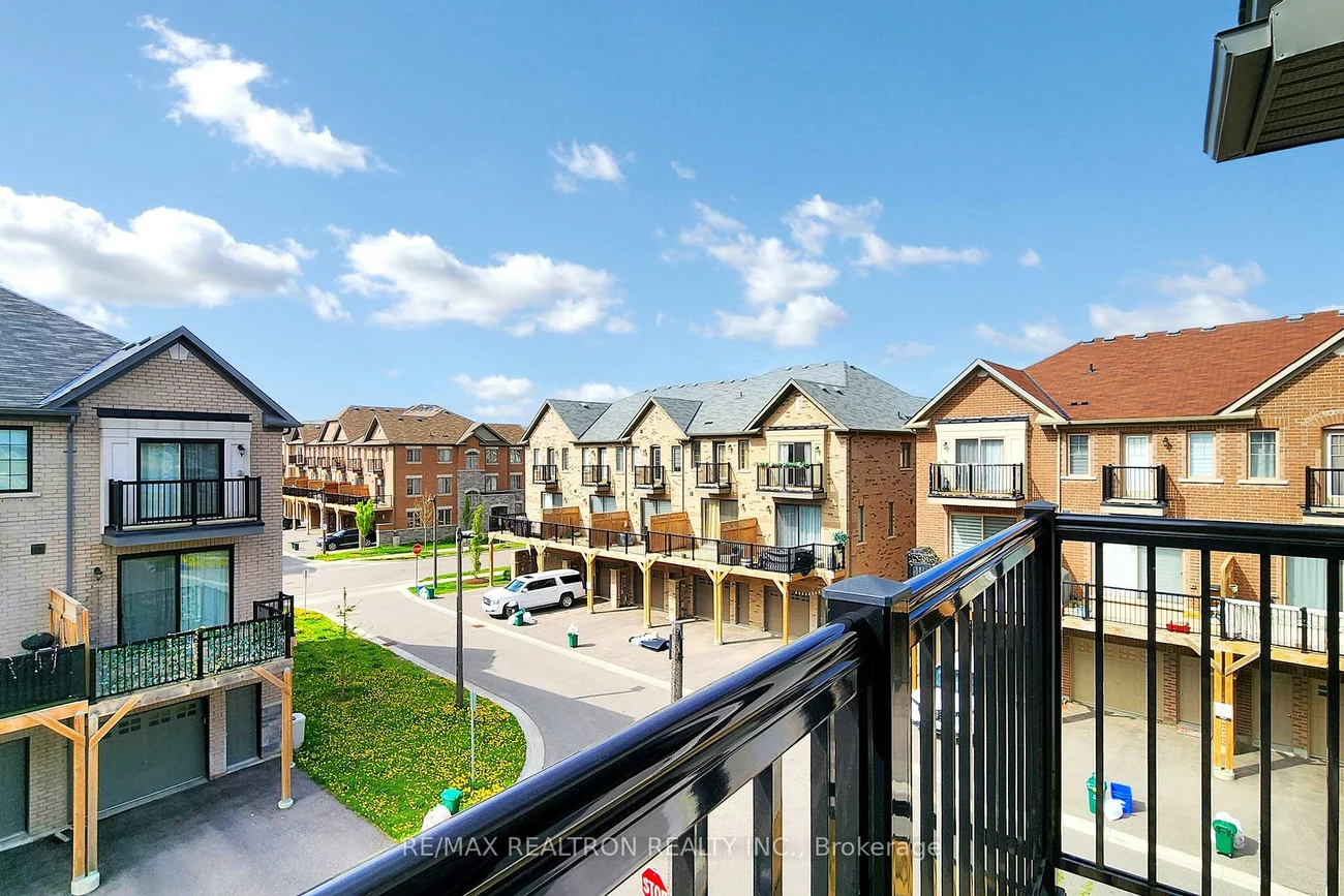 189, Rustle Woods, Cornell, Markham