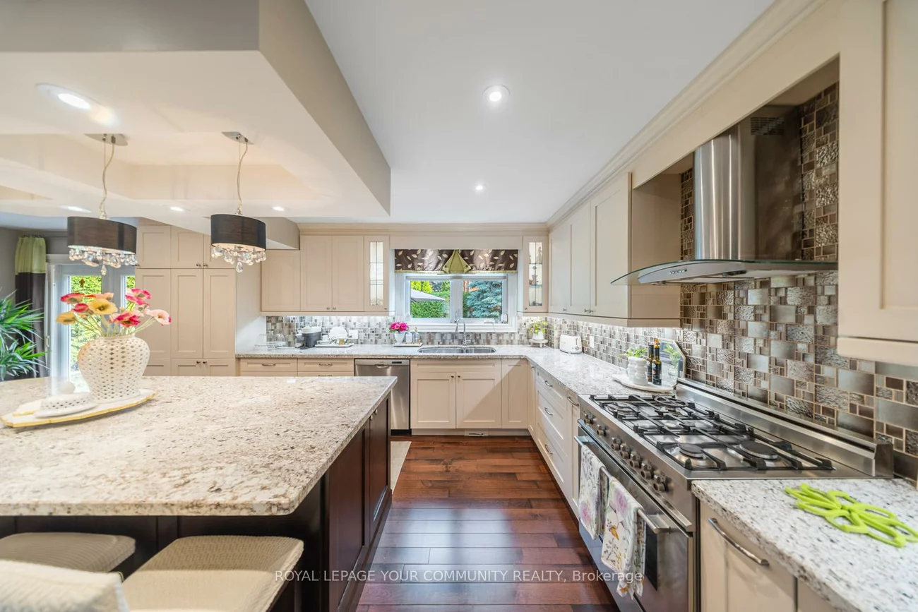6, Larkin, Markham Village, Markham