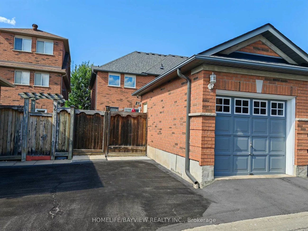 103, Bur Oak, Berczy, Markham