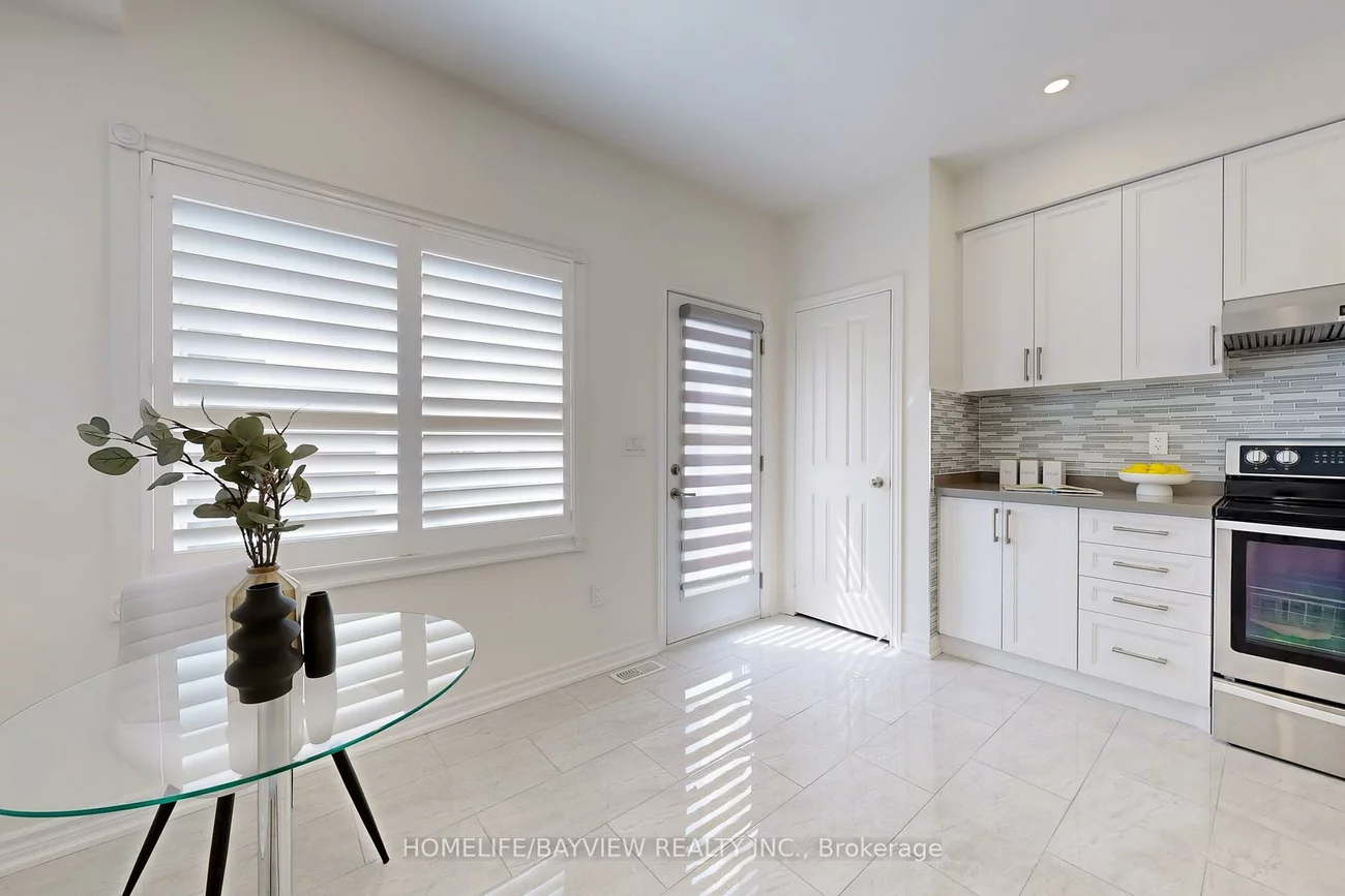 103, Bur Oak, Berczy, Markham