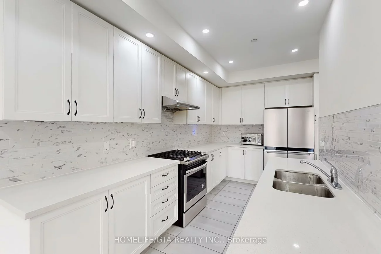47, Erintol, Cedarwood, Markham