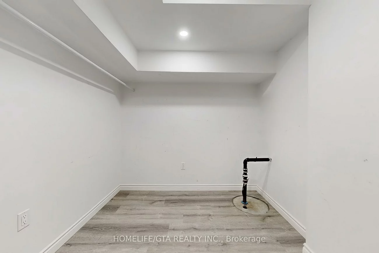 47, Erintol, Cedarwood, Markham