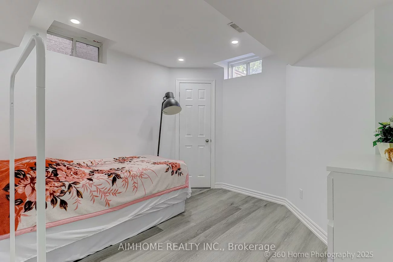 18, Saddlebrook, Cornell, Markham