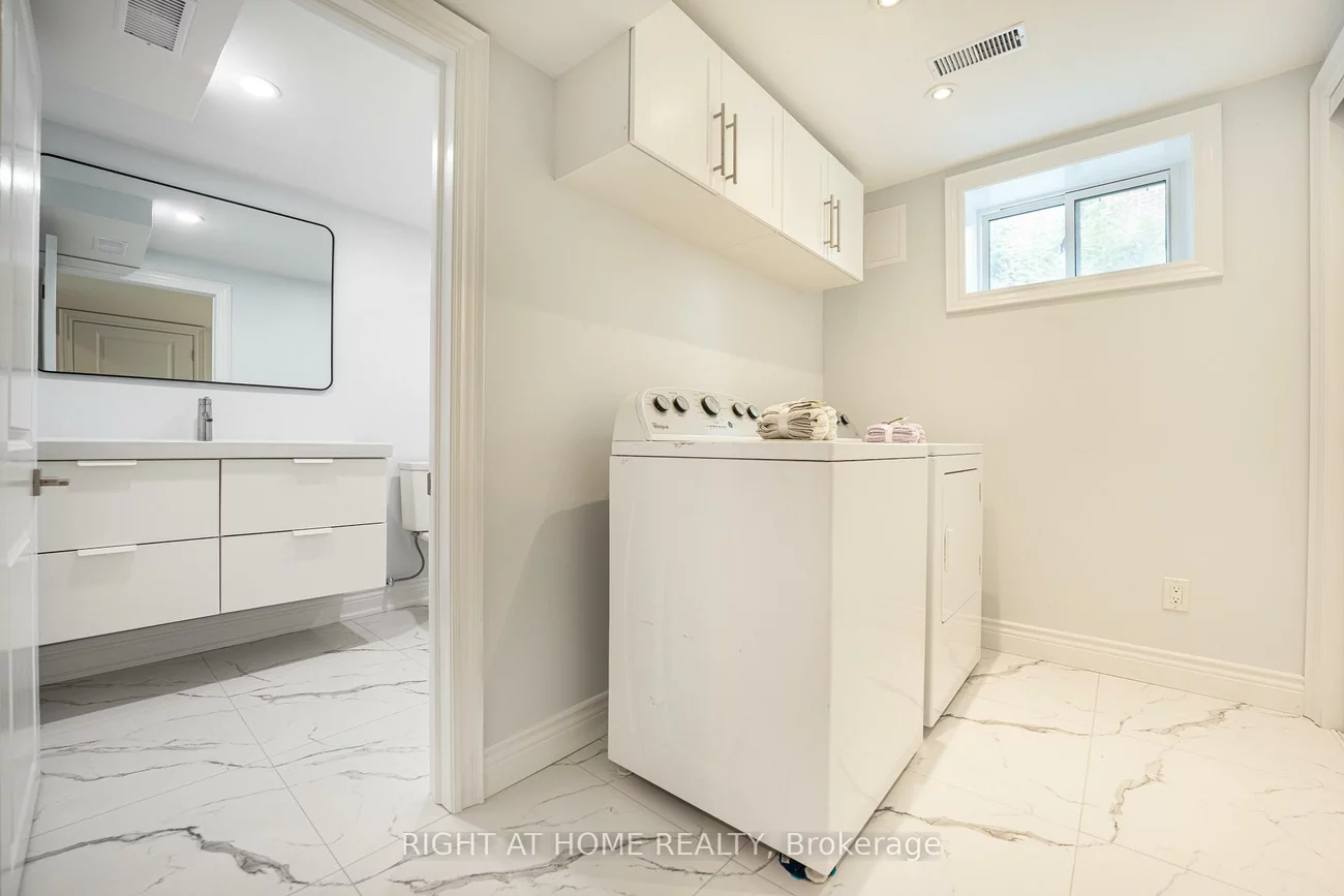 29, Vanwood, Thornhill, Markham