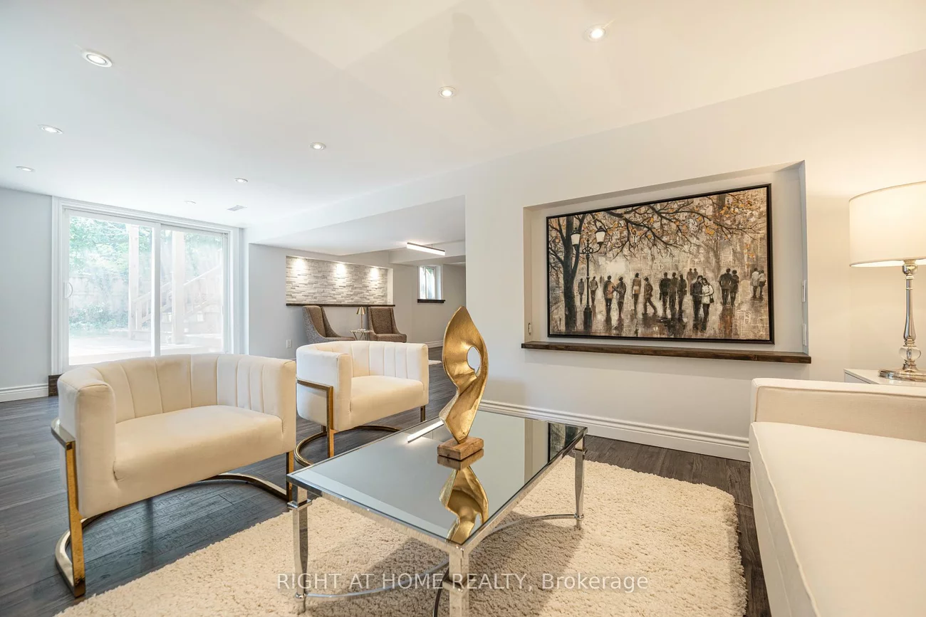 29, Vanwood, Thornhill, Markham