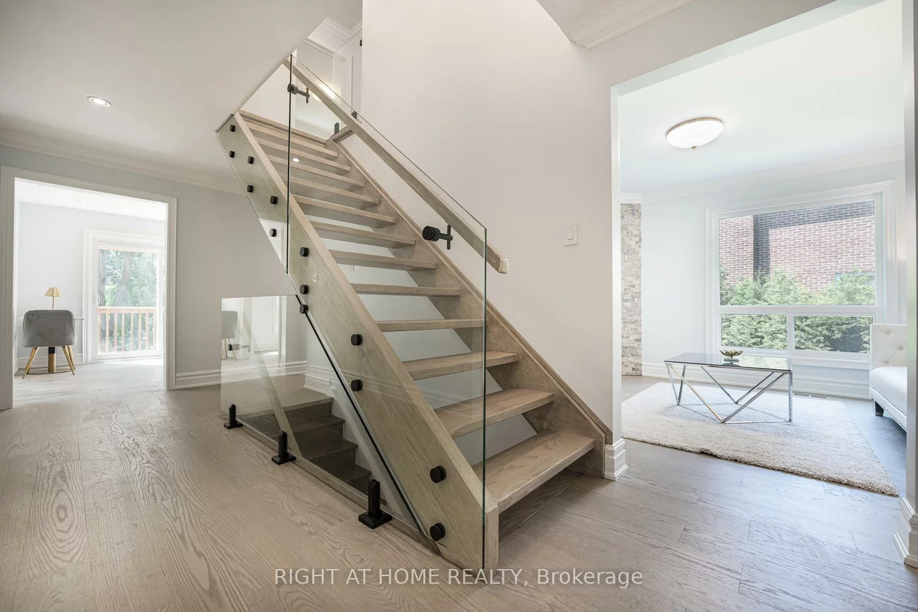 29, Vanwood, Thornhill, Markham