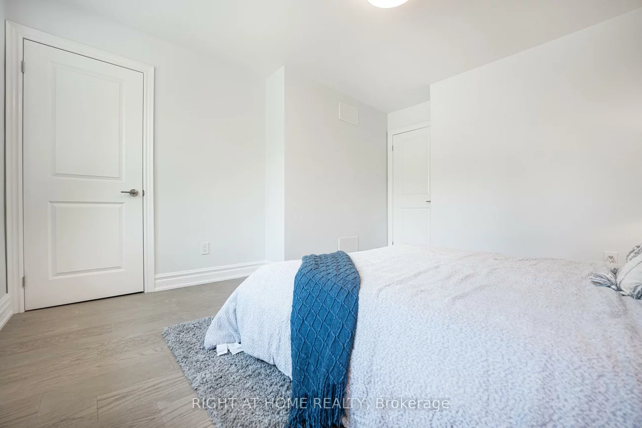 29, Vanwood, Thornhill, Markham