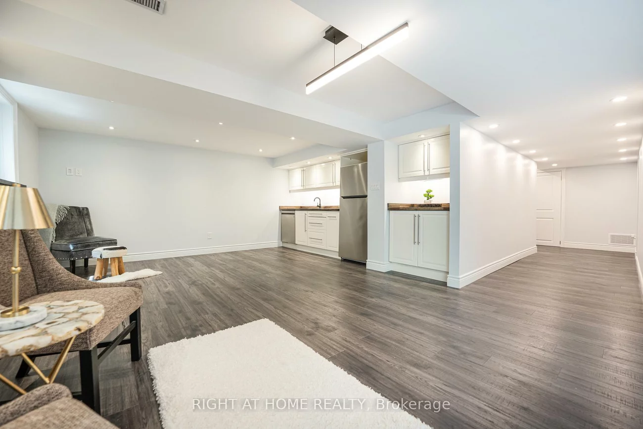29, Vanwood, Thornhill, Markham