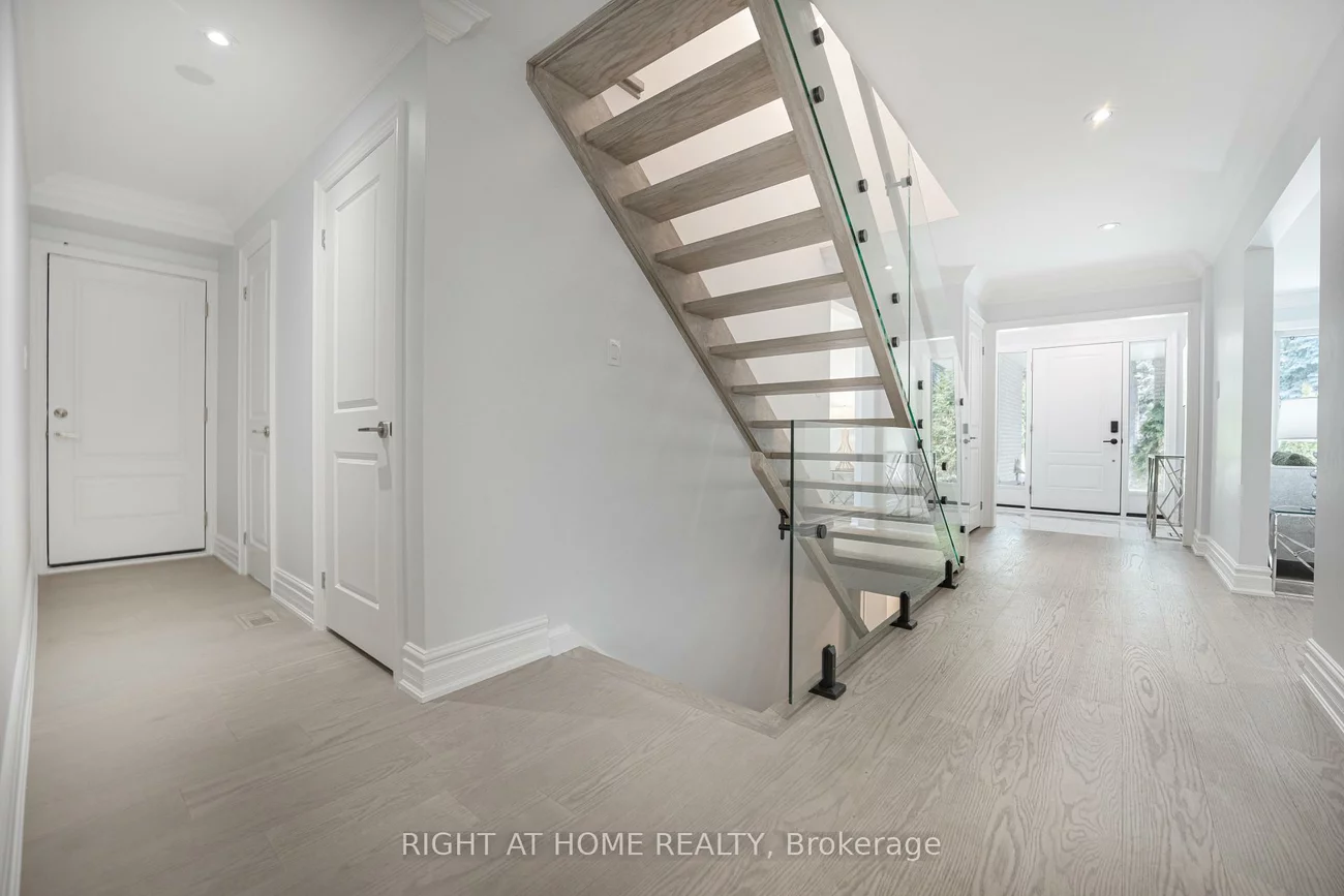 29, Vanwood, Thornhill, Markham
