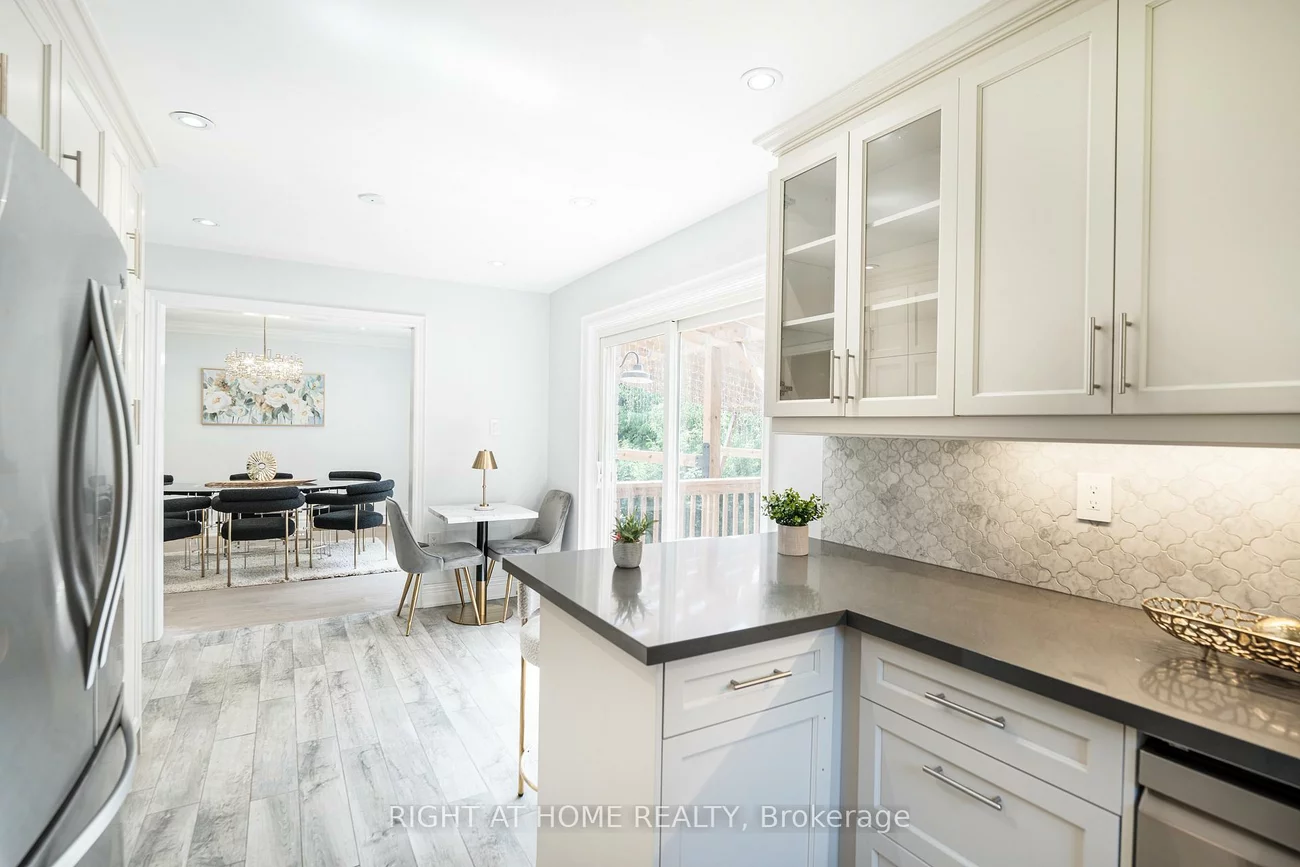 29, Vanwood, Thornhill, Markham