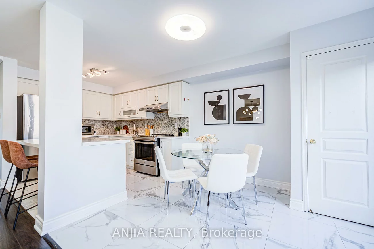706, Castlemore, Wismer, Markham