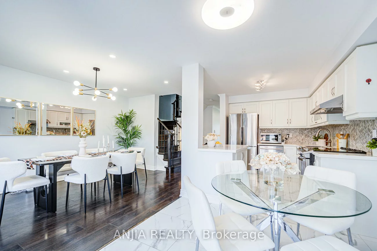 706, Castlemore, Wismer, Markham