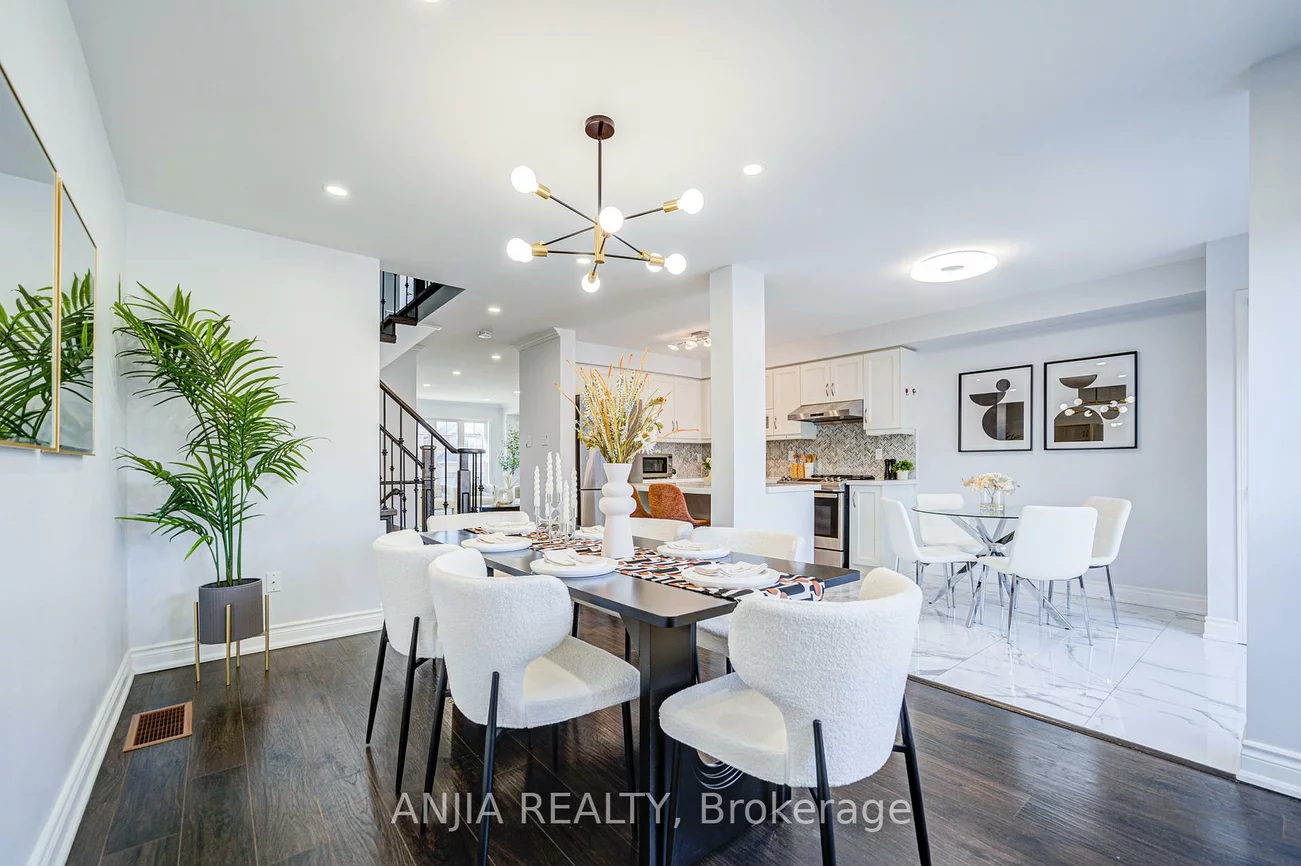 706, Castlemore, Wismer, Markham
