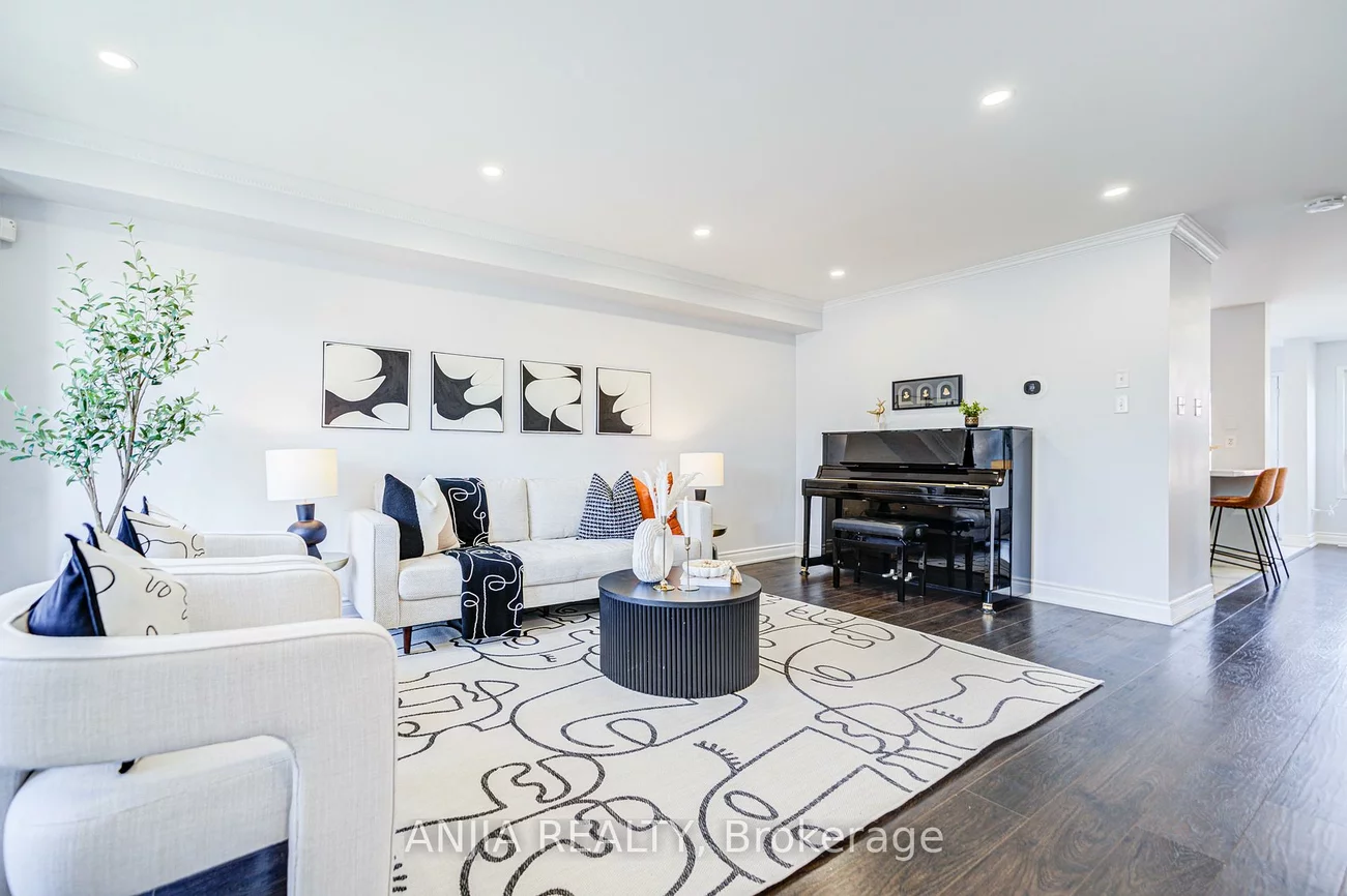 706, Castlemore, Wismer, Markham