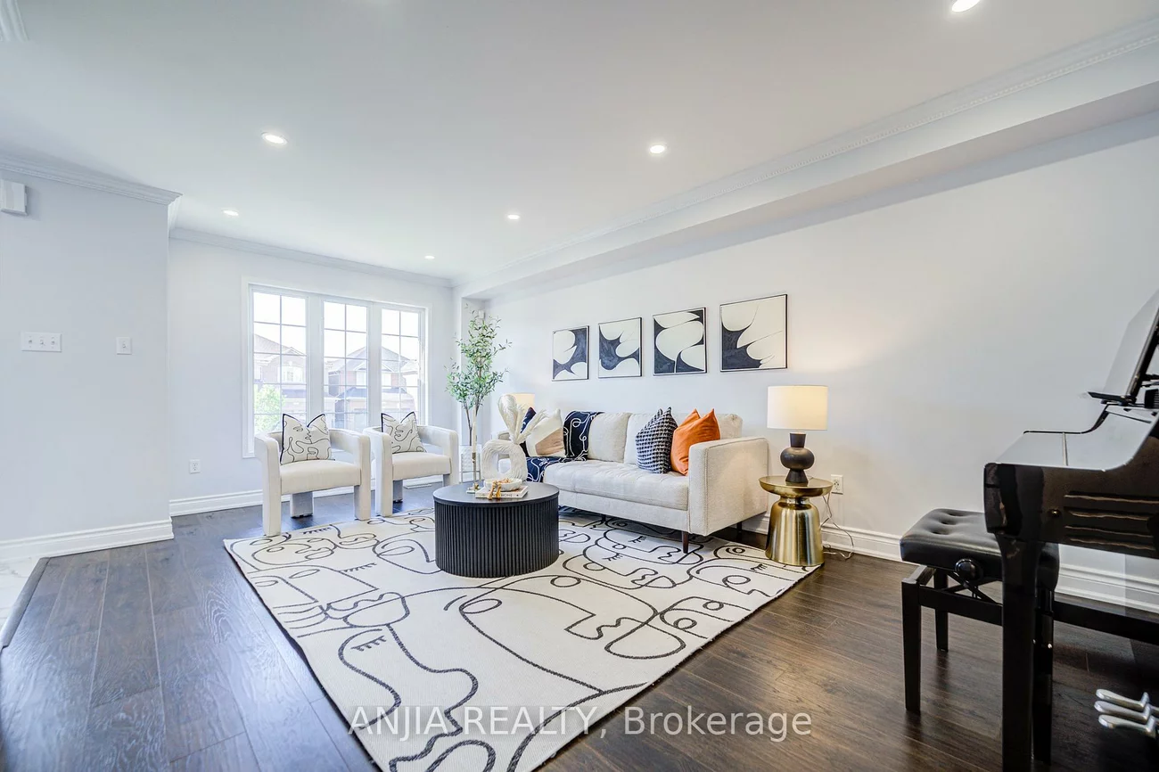 706, Castlemore, Wismer, Markham