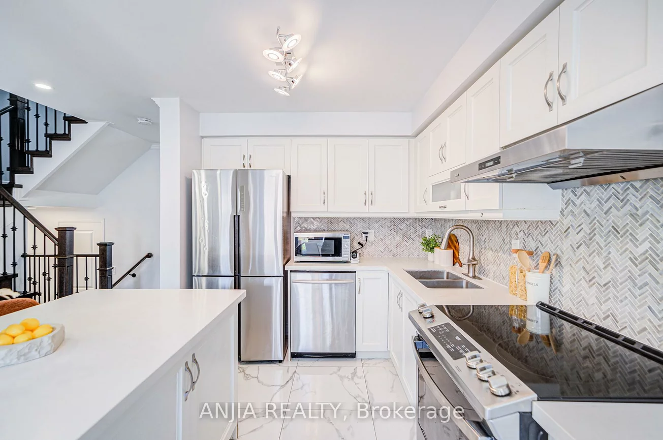 706, Castlemore, Wismer, Markham