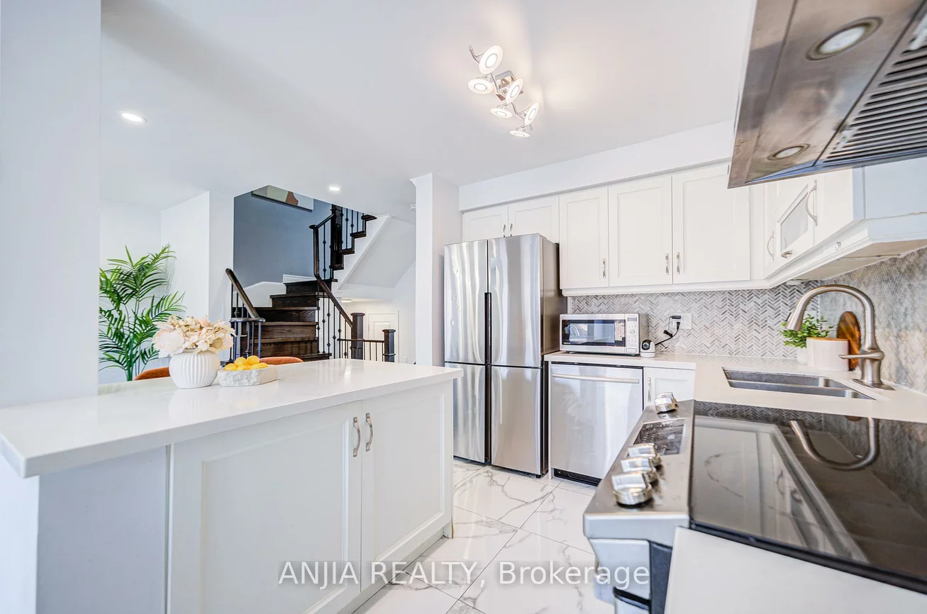 706, Castlemore, Wismer, Markham