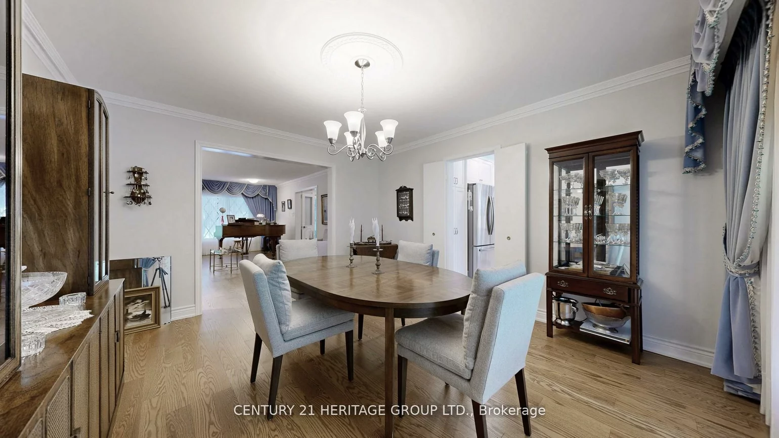 280, Henderson, Royal Orchard, Markham