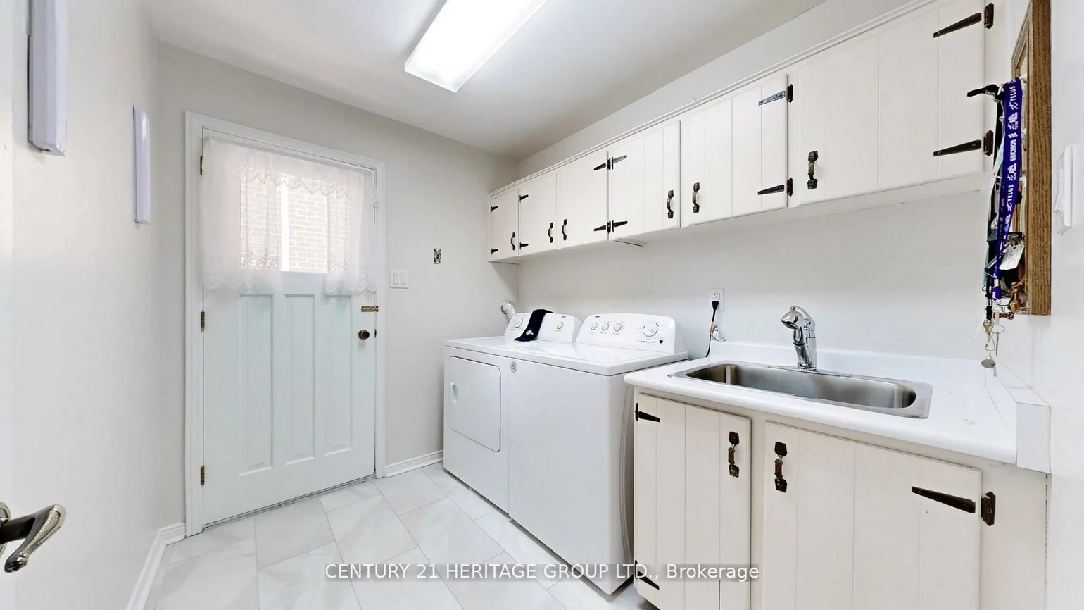 280, Henderson, Royal Orchard, Markham
