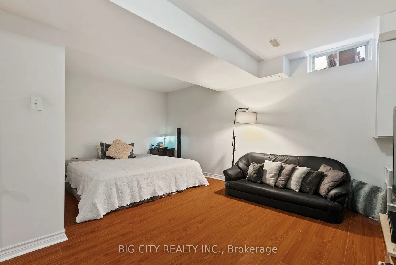 98, Riverlands, Cornell, Markham