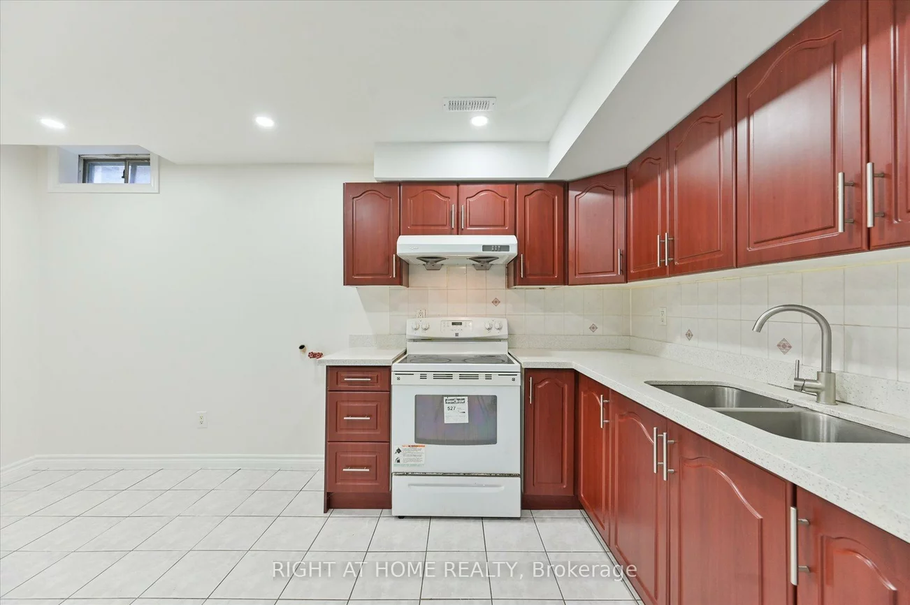 40, Norman Ross, Middlefield, Markham