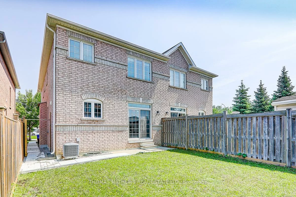 25, Turnhouse, Box Grove, Markham