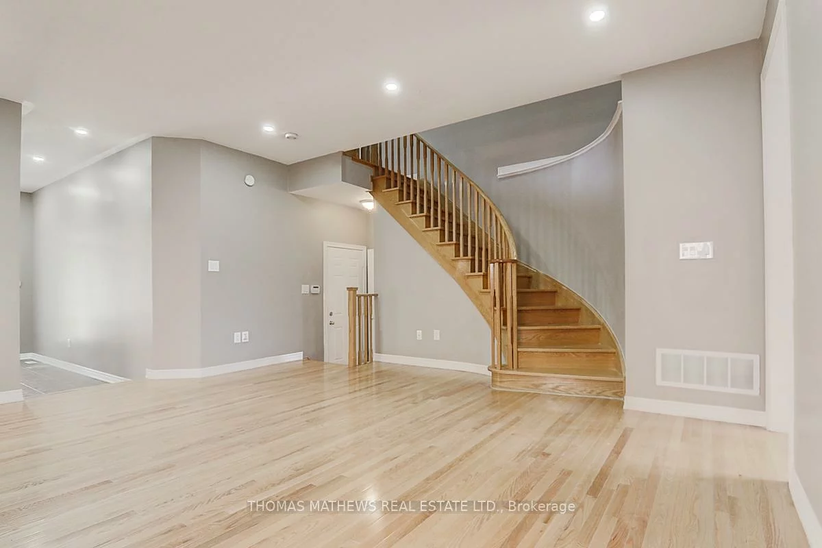 25, Turnhouse, Box Grove, Markham