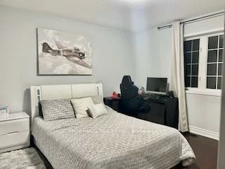 35, Glenbrook, Berczy, Markham