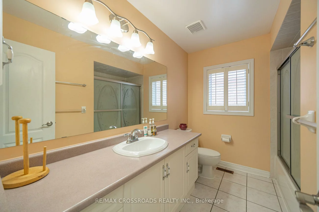 37, Clifton, Middlefield, Markham