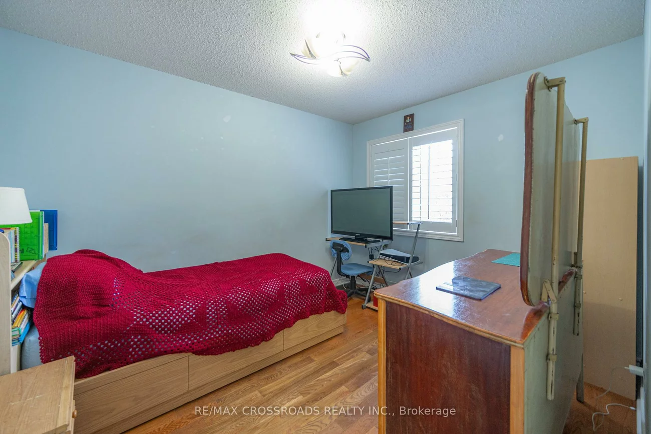 37, Clifton, Middlefield, Markham