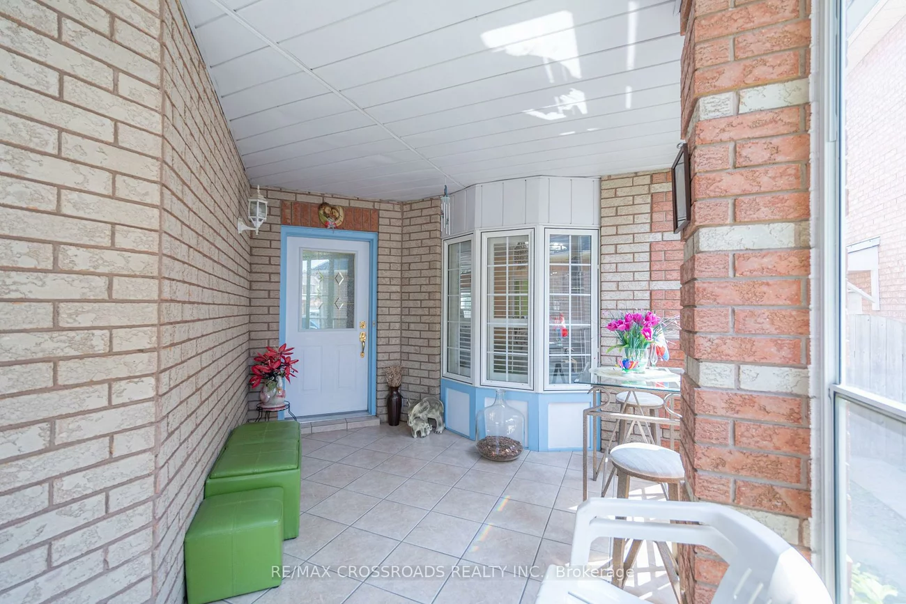 37, Clifton, Middlefield, Markham