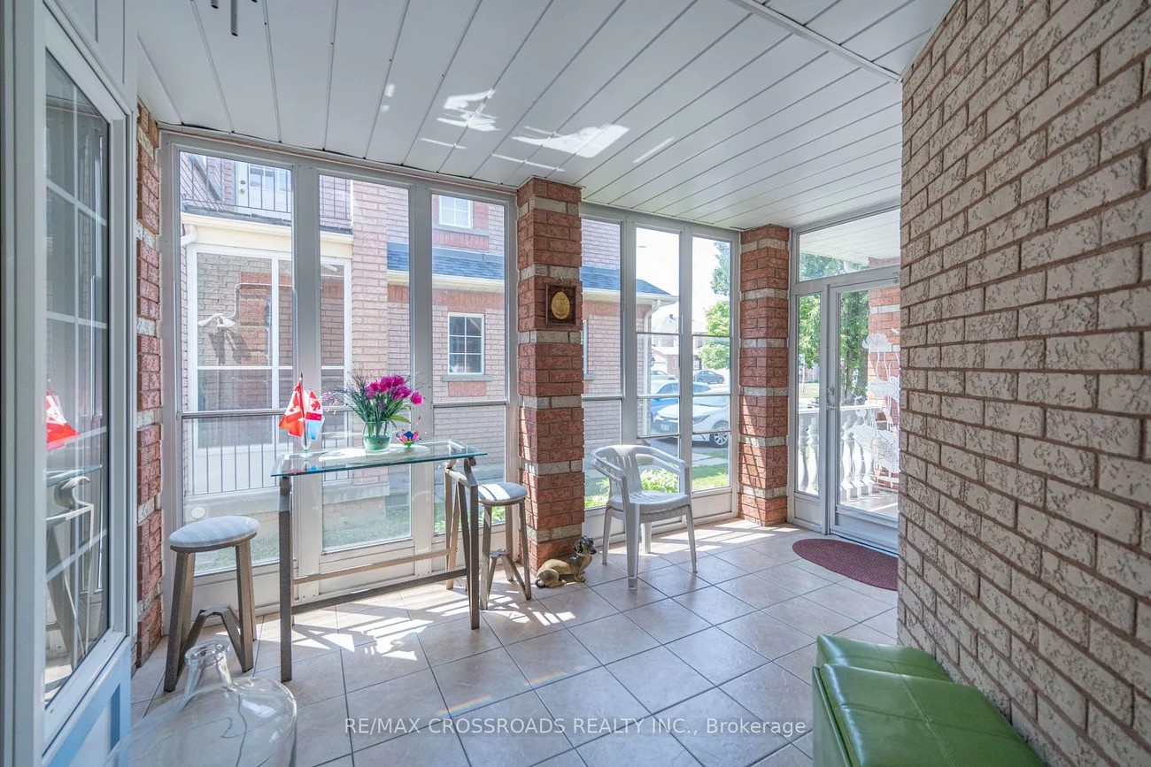 37, Clifton, Middlefield, Markham