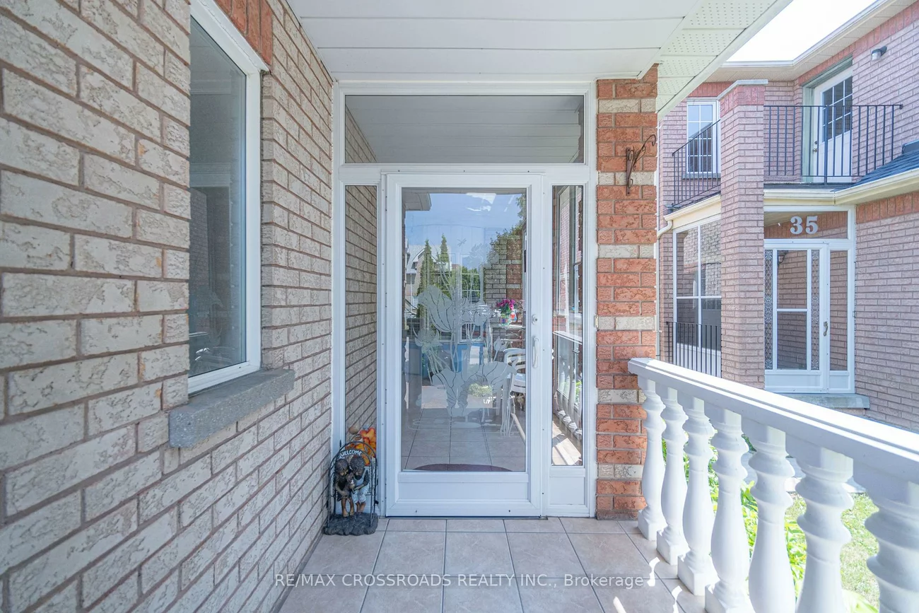 37, Clifton, Middlefield, Markham